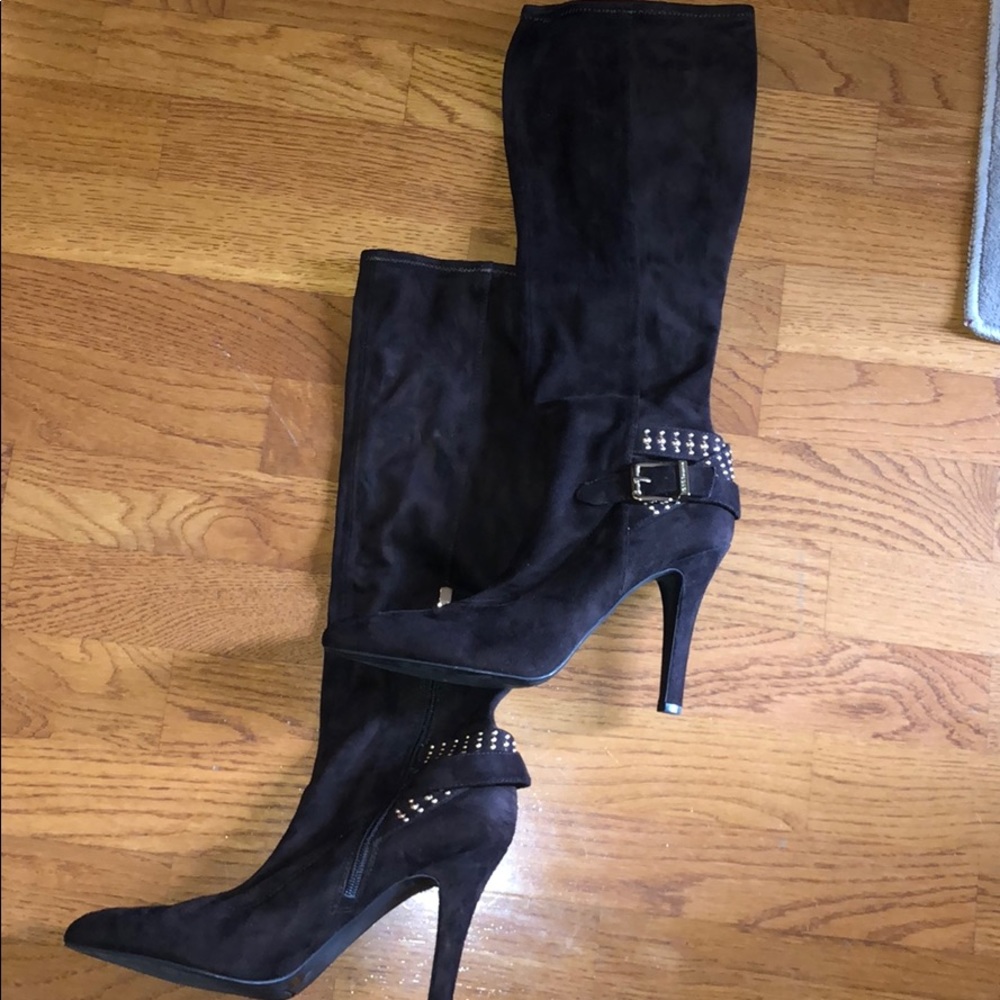 BCBG heel boots